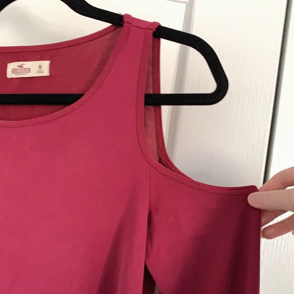 Open Shoulder Maroon Top - Picture 2 of 2